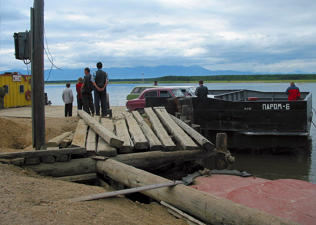 Паром через реку Баргузин
